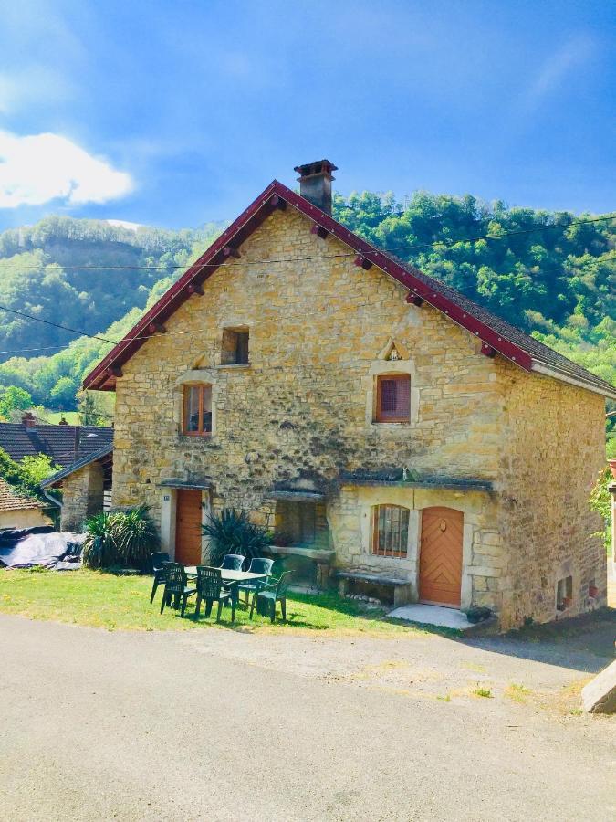 Gite Des Reculees Ladoye-sur-Seille Exterior foto