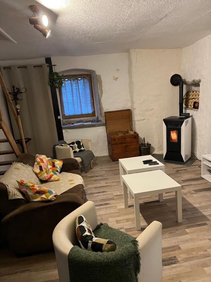 Gite Des Reculees Ladoye-sur-Seille Exterior foto