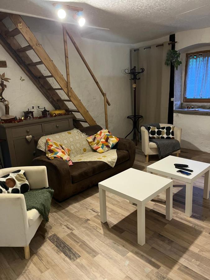Gite Des Reculees Ladoye-sur-Seille Exterior foto